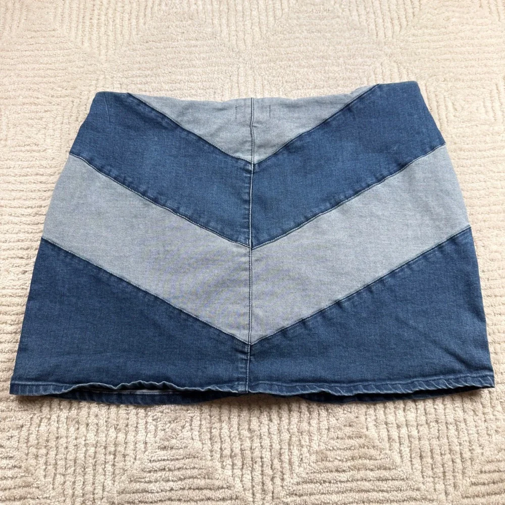 Forever 21 Denim Mini Skirt Womensy 3X Blue Chevron Patchwork y2K Edgy Retro